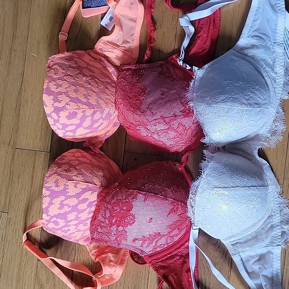 3 new victoria secret 32c bras
